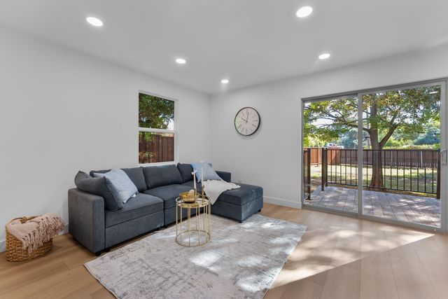 8895 Dixon Oaks Ln, Orangevale, CA 95662