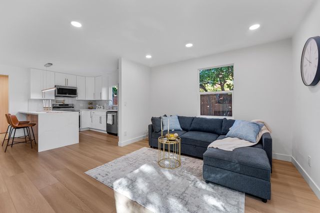 8895 Dixon Oaks Ln, Orangevale, CA 95662