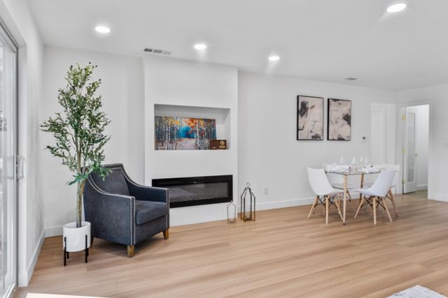 8895 Dixon Oaks Ln, Orangevale, CA 95662