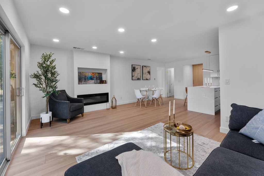 8895 Dixon Oaks Ln, Orangevale, CA 95662