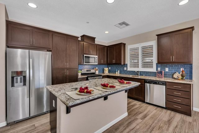 2580 Stone Creek Drive, Atwater, CA 95301