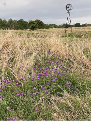 1532 County Road 250, Weimar, TX 78962