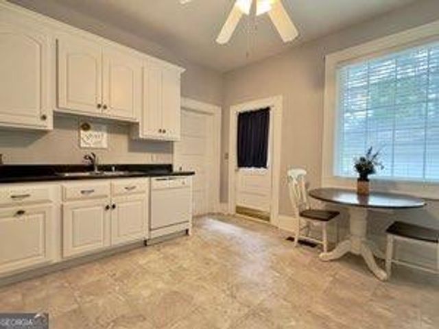 13 N Terrace N Avenue, Lindale, GA 30147