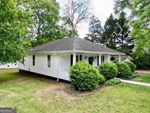 13 N Terrace N Avenue, Lindale, GA 30147