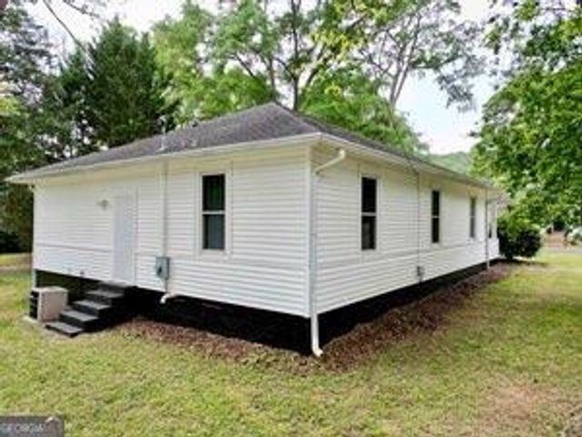 13 N Terrace N Avenue, Lindale, GA 30147