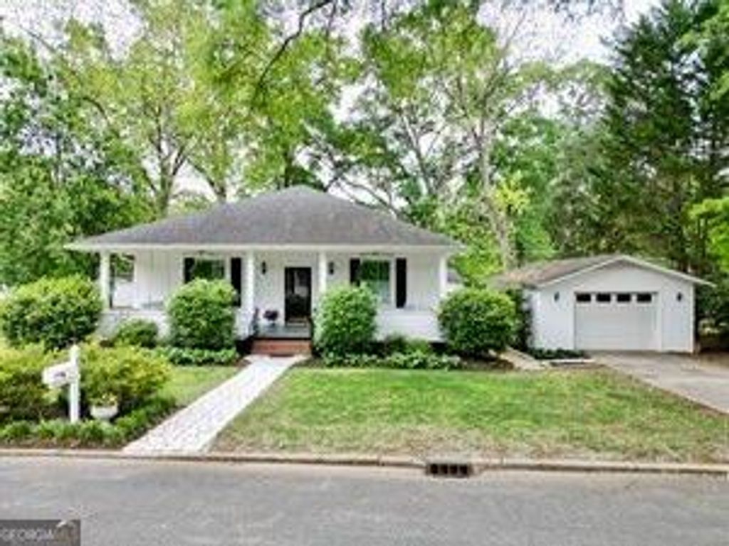 13 N Terrace N Avenue, Lindale, GA 30147