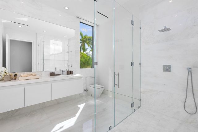 68 ISLA BAHIA Drive, Fort Lauderdale, FL 33316