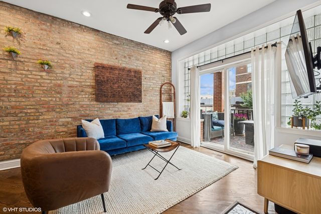 2328 W Augusta Boulevard 1F, Chicago, IL 60622