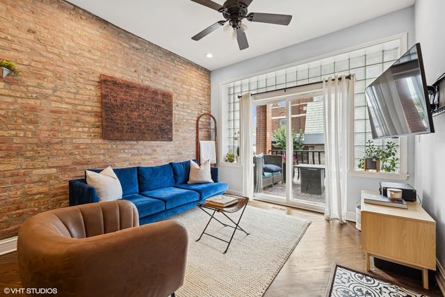 2328 W Augusta Boulevard 1F, Chicago, IL 60622