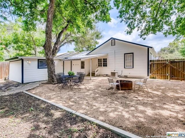 660 S Guenther Ave, New Braunfels, TX 78130