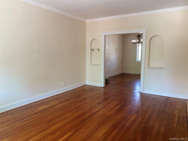 13241 60th Avenue, Flushing, NY 11355