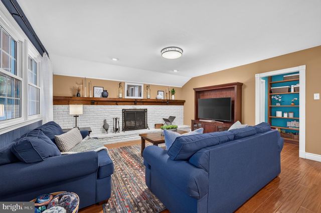 313 TAVISTOCK DR, Medford, NJ 08055