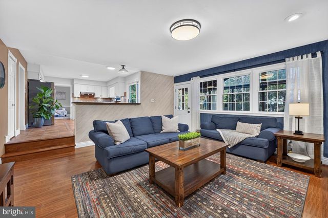 313 TAVISTOCK DR, Medford, NJ 08055