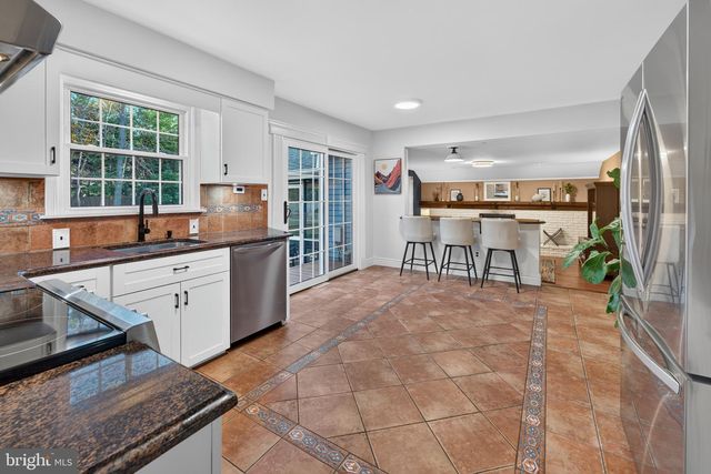 313 TAVISTOCK DR, Medford, NJ 08055
