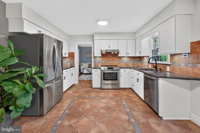 313 TAVISTOCK DR, Medford, NJ 08055