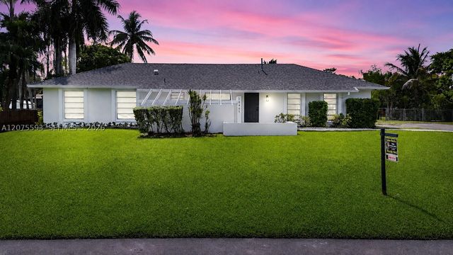18465 SW 89th Ct, Cutler Bay, FL 33157