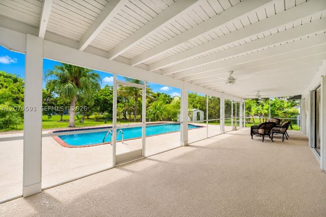 18465 SW 89th Ct, Cutler Bay, FL 33157