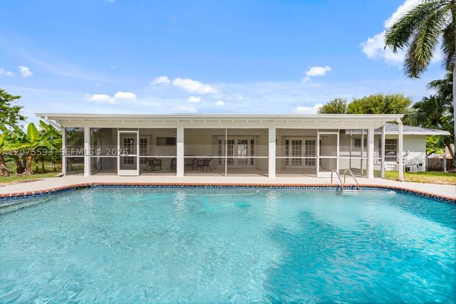 18465 SW 89th Ct, Cutler Bay, FL 33157