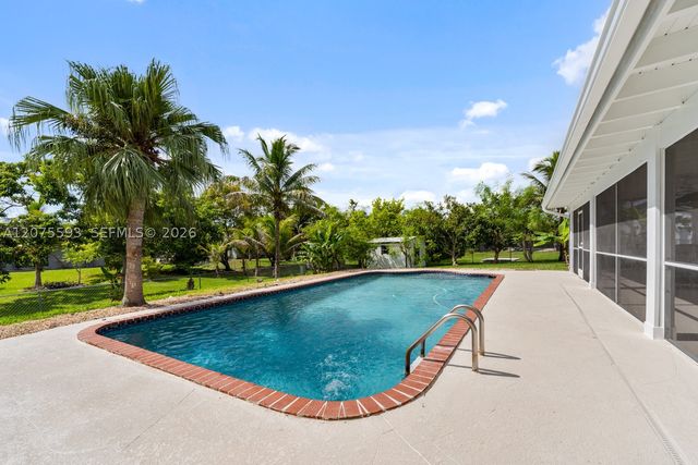 18465 SW 89th Ct, Cutler Bay, FL 33157