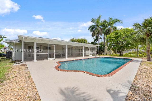 18465 SW 89th Ct, Cutler Bay, FL 33157