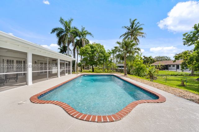18465 SW 89th Ct, Cutler Bay, FL 33157