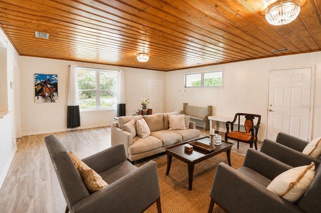 1014 NE 11TH AVENUE, Gainesville, FL 32601