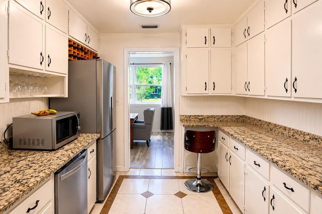1014 NE 11TH AVENUE, Gainesville, FL 32601