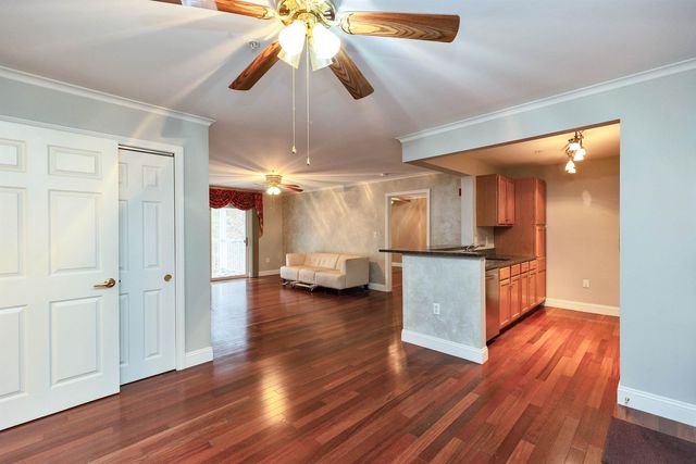 265 Edward J Roy Dr Unit 207, Manchester, NH 03104