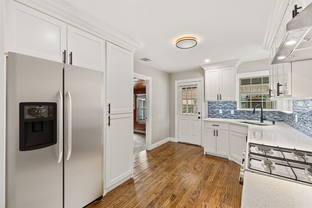 1014 Harlan Street, Irving, TX 75060