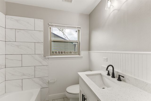 1014 Harlan Street, Irving, TX 75060