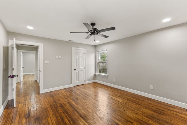 1014 Harlan Street, Irving, TX 75060