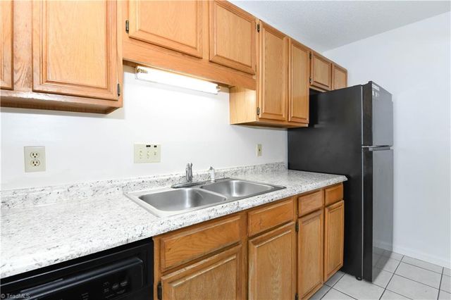 704 Glendale Drive E, Greensboro, NC 27406