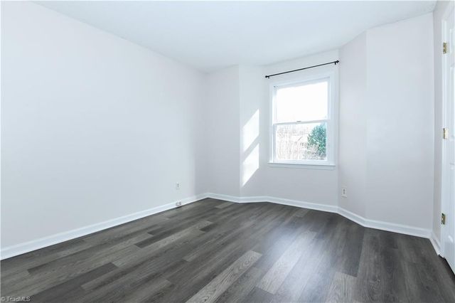 704 Glendale Drive E, Greensboro, NC 27406