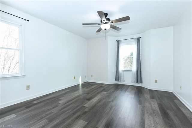 704 Glendale Drive E, Greensboro, NC 27406