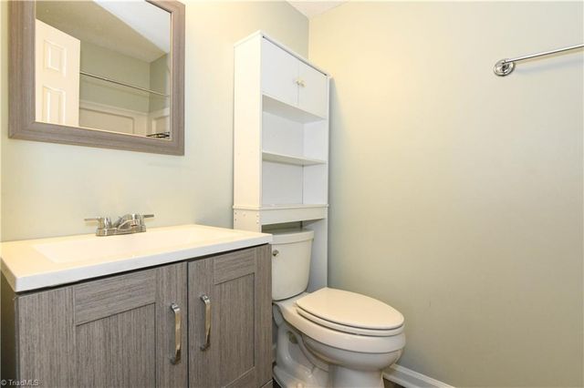 704 Glendale Drive E, Greensboro, NC 27406