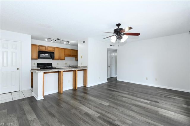 704 Glendale Drive E, Greensboro, NC 27406