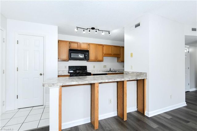 704 Glendale Drive E, Greensboro, NC 27406