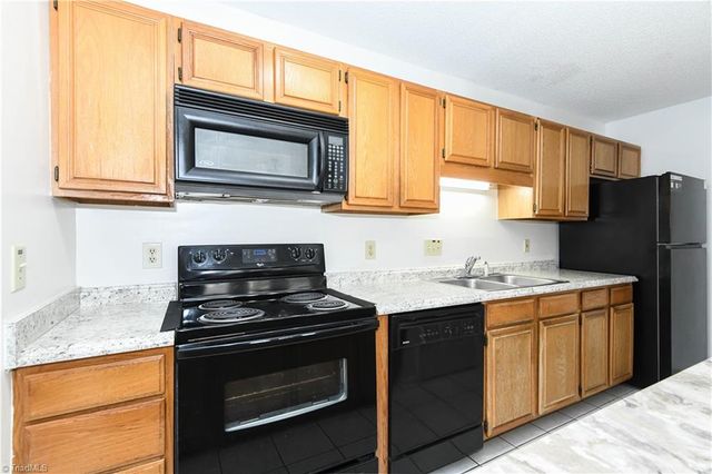 704 Glendale Drive E, Greensboro, NC 27406