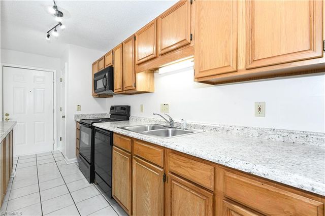 704 Glendale Drive E, Greensboro, NC 27406