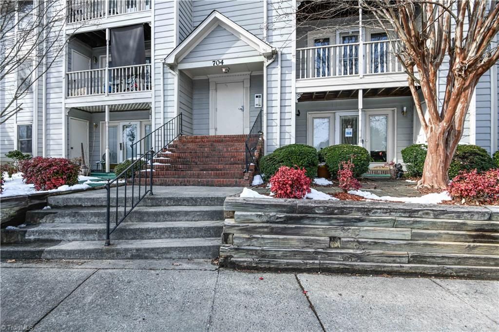 704 Glendale Drive E, Greensboro, NC 27406