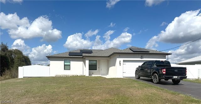 1086 W Leader CT, Labelle, FL 33935