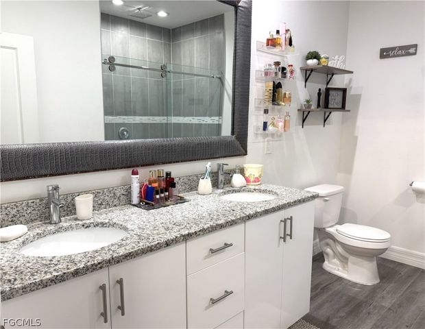 1086 W Leader CT, Labelle, FL 33935