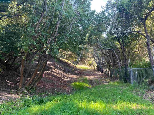 6 Brookwood, Orinda, CA 94563