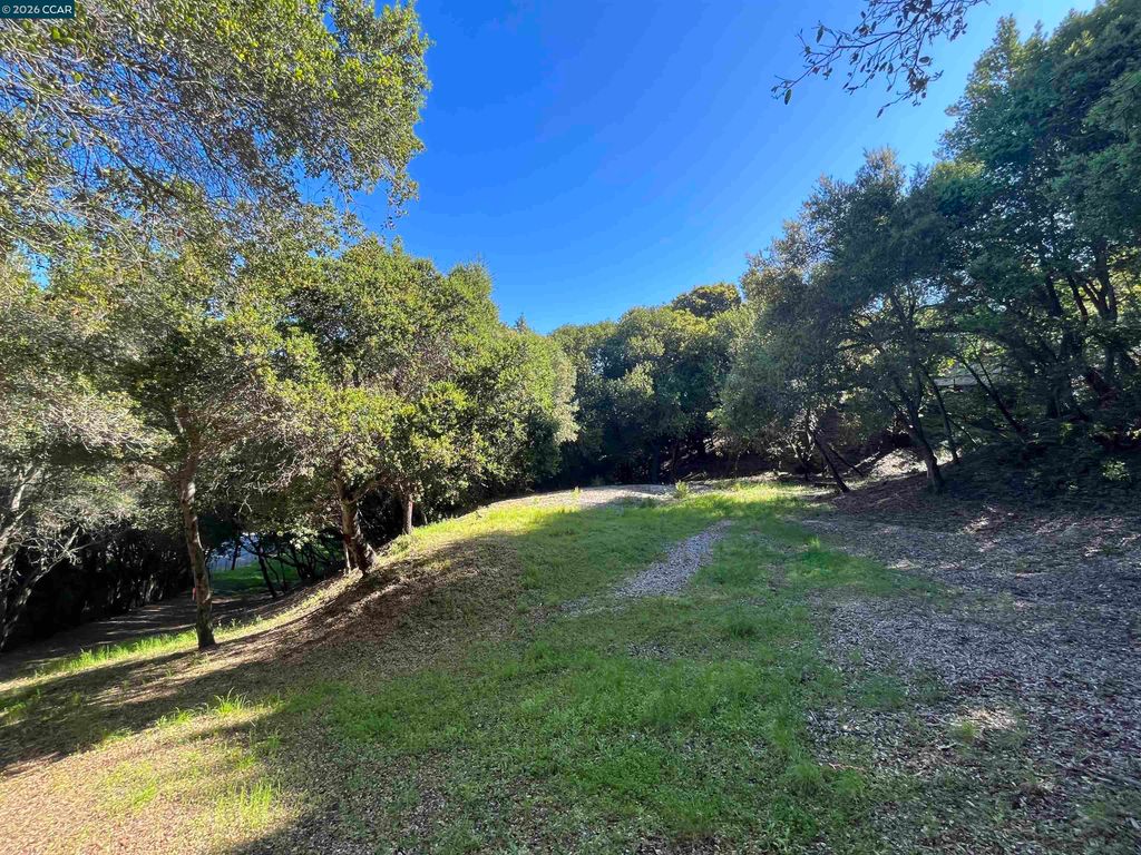 6 Brookwood, Orinda, CA 94563