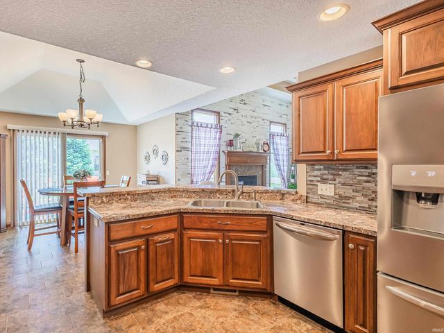 14531 Settlers Trail, Leo, IN 46765