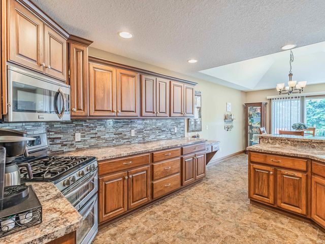 14531 Settlers Trail, Leo, IN 46765