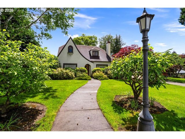 1810 Pacific Ave, Forest Grove, OR 97116
