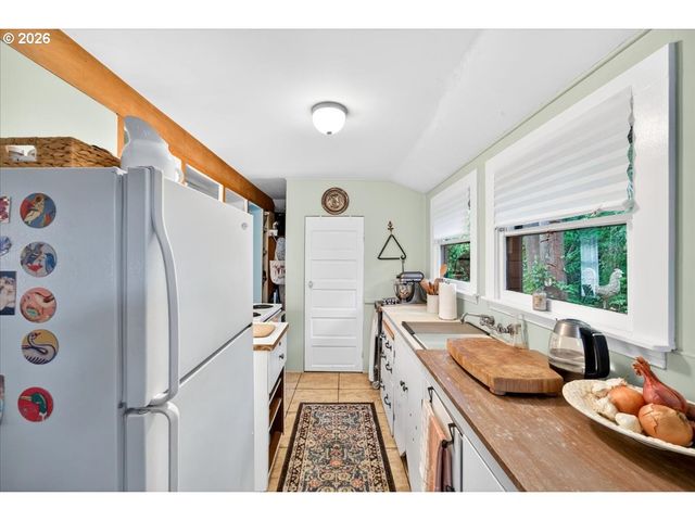 1810 Pacific Ave, Forest Grove, OR 97116