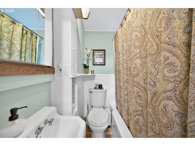 1810 Pacific Ave, Forest Grove, OR 97116