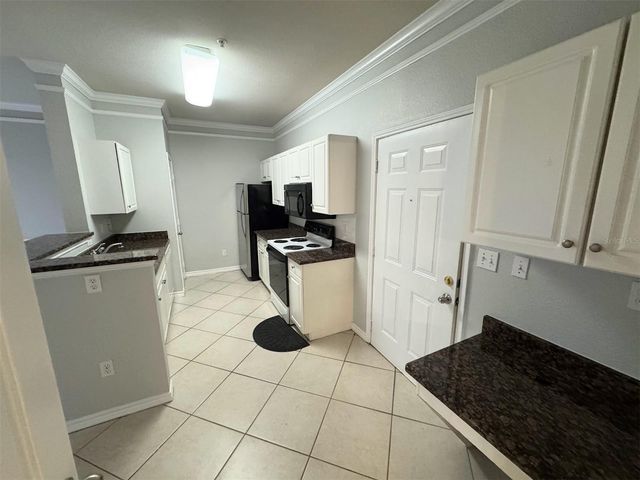 4305 BAYSIDE VILLAGE DRIVE 104, Tampa, FL 33615